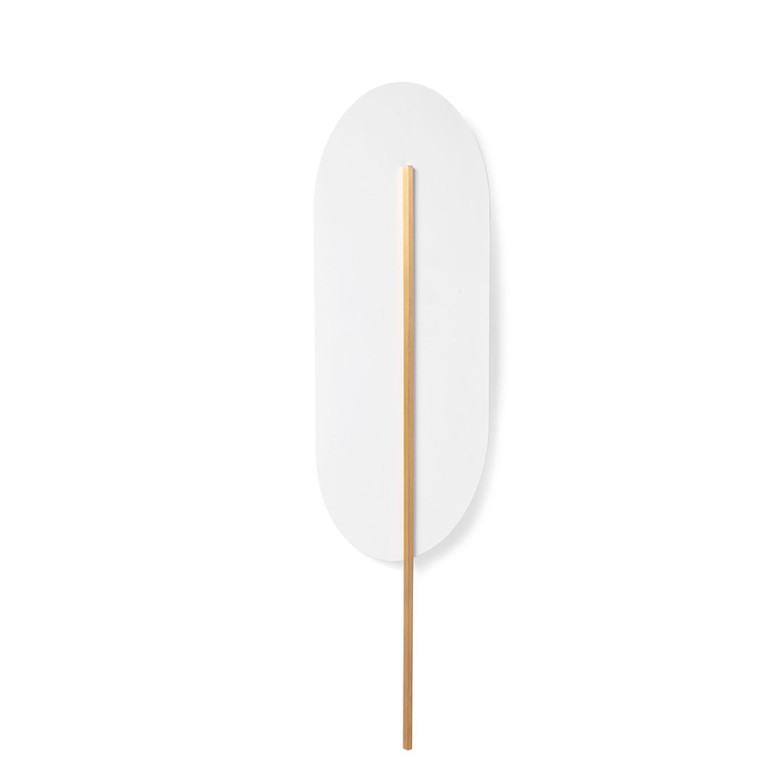 ROKKE biała lampa ścienna / kinkiet z mosiężnym detalem